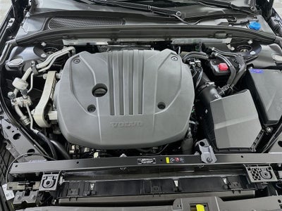 2024 Volvo S60 B5 Plus Dark Theme