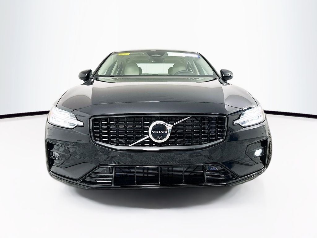 2024 Volvo S60 B5 Plus Dark Theme