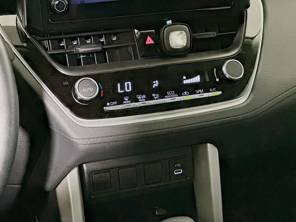 2025 Toyota Corolla Cross LE