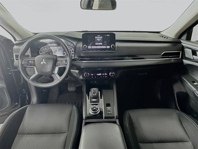 2024 Mitsubishi Outlander ES