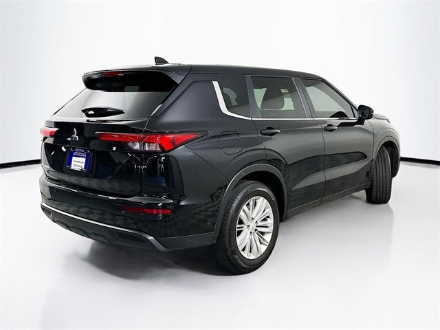 2024 Mitsubishi Outlander ES