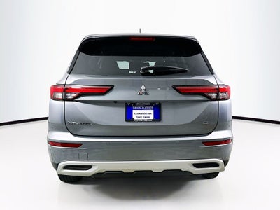 2023 Mitsubishi Outlander SE