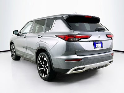 2023 Mitsubishi Outlander SE