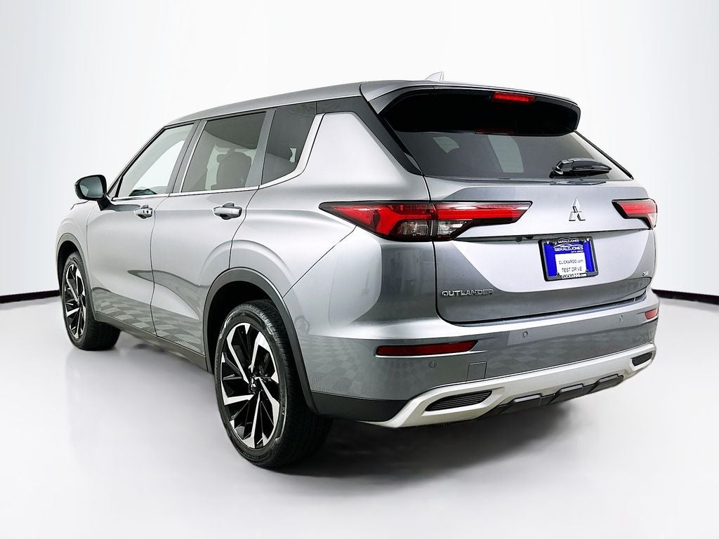 2023 Mitsubishi Outlander SE