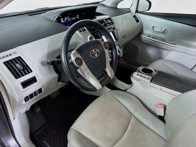 2014 Toyota Prius v Base