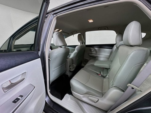 2014 Toyota Prius v Base