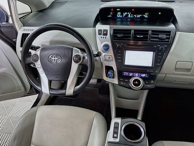 2014 Toyota Prius v Base