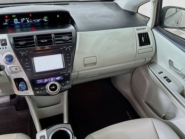 2014 Toyota Prius v Base