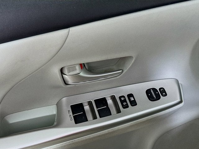 2014 Toyota Prius v Base