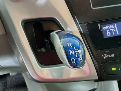 2014 Toyota Prius v Base