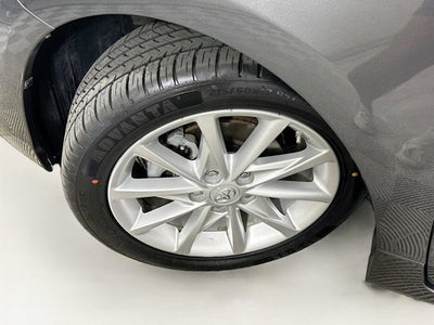 2014 Toyota Prius v Base