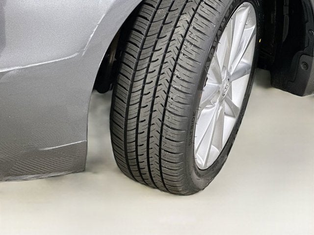 2014 Toyota Prius v Base