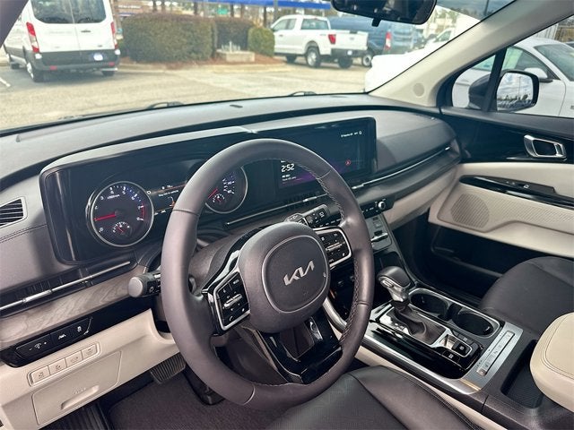 2024 Kia Carnival EX