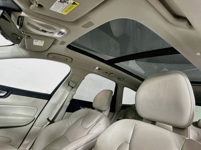 2018 Volvo XC60 T6 Momentum
