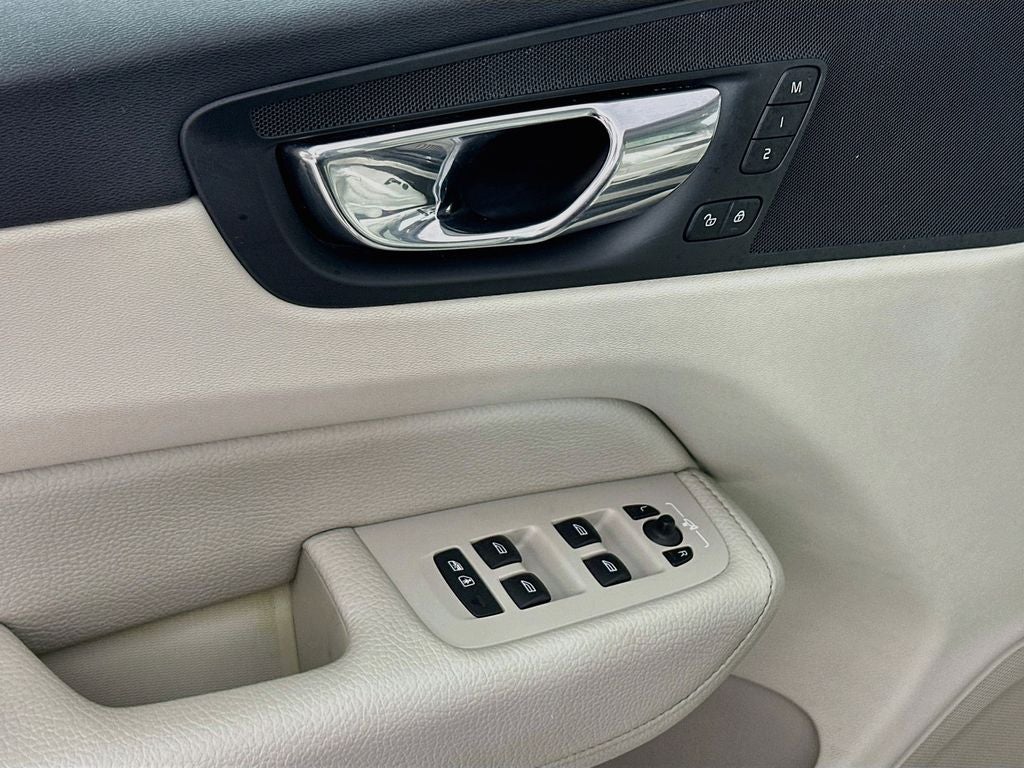2018 Volvo XC60 T6 Momentum