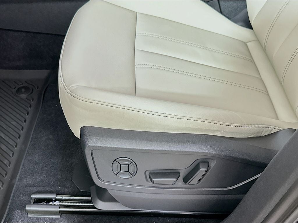 2025 Audi Q5 2.0T Premium Plus quattro