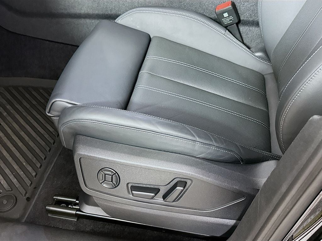 2025 Audi Q5 2.0T Prestige quattro