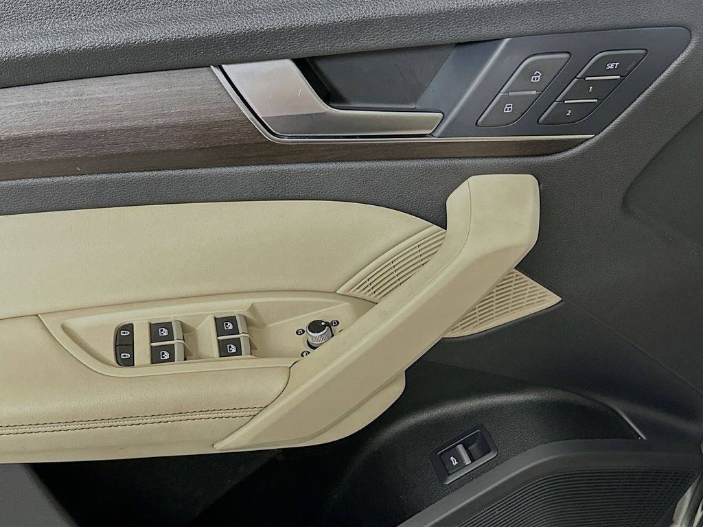 2022 Audi Q5 40 Premium Plus quattro