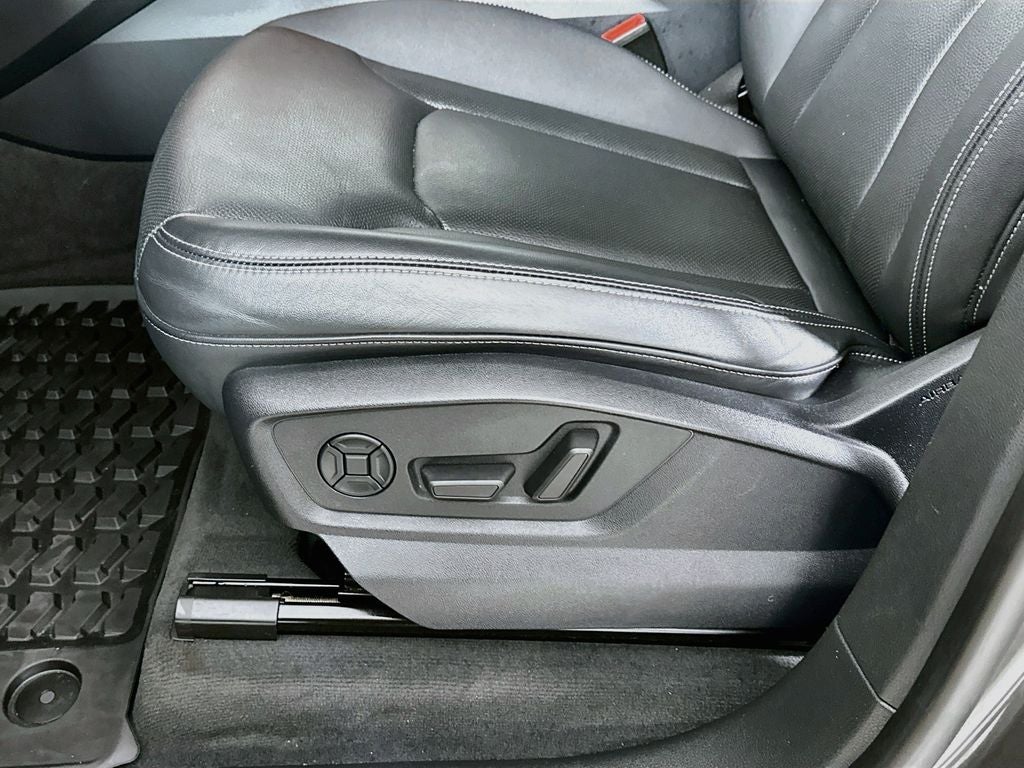 2020 Audi Q8 55 Prestige quattro