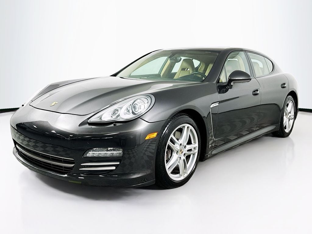2013 Porsche Panamera 2