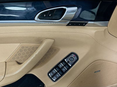 2013 Porsche Panamera 2