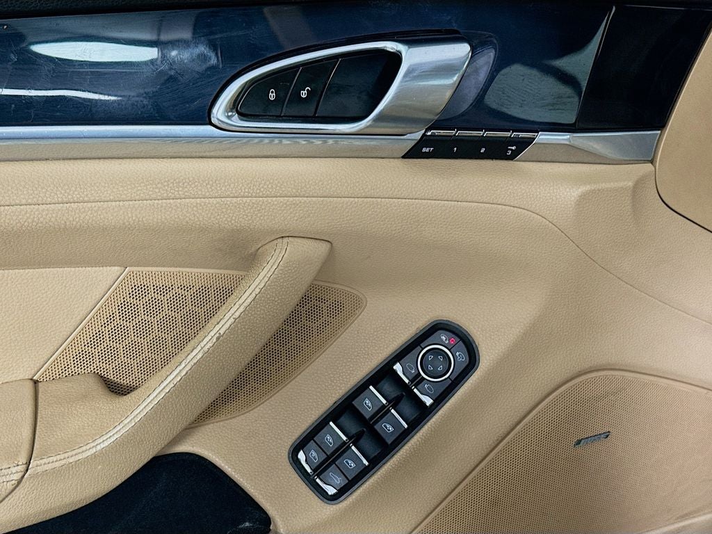 2013 Porsche Panamera 2