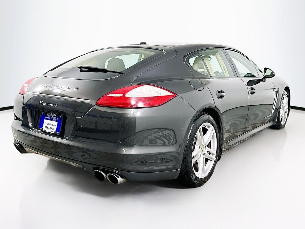 2013 Porsche Panamera 2