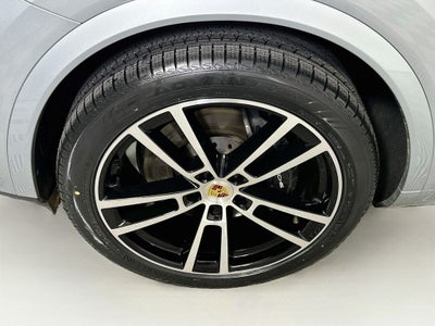 2024 Porsche Cayenne Base