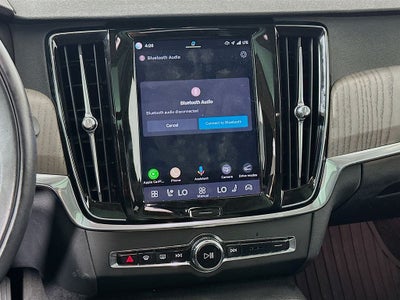 2022 Volvo V90 Cross Country B6