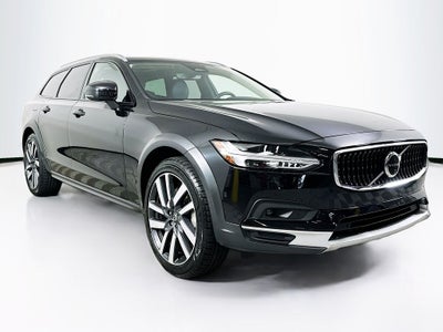 2022 Volvo V90 Cross Country B6