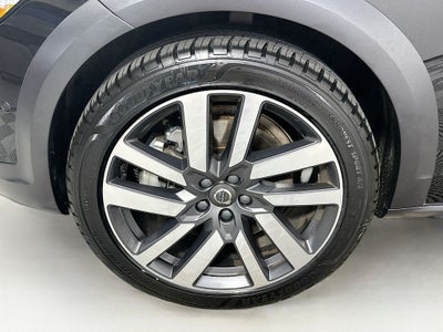 2022 Volvo V90 Cross Country B6