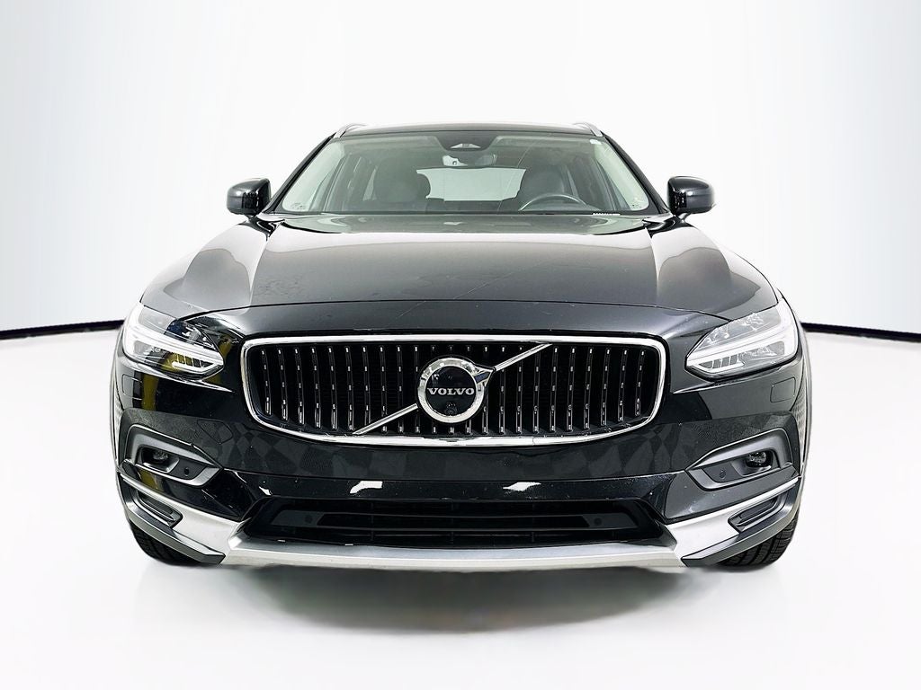 2022 Volvo V90 Cross Country B6