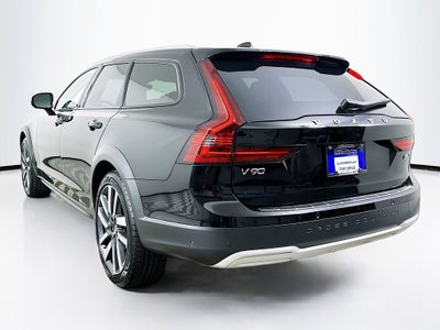 2022 Volvo V90 Cross Country B6