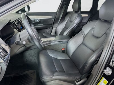 2022 Volvo V90 Cross Country B6