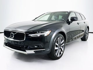 2022 Volvo V90 Cross Country B6