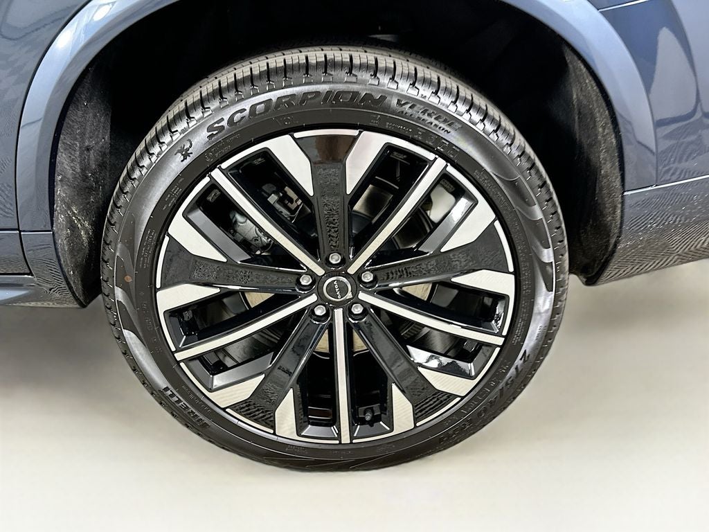 2026 Volvo XC90 B6 Core
