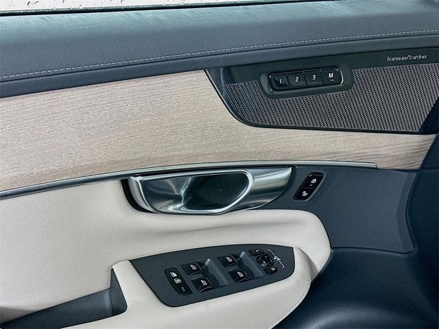 2026 Volvo XC90 Plus