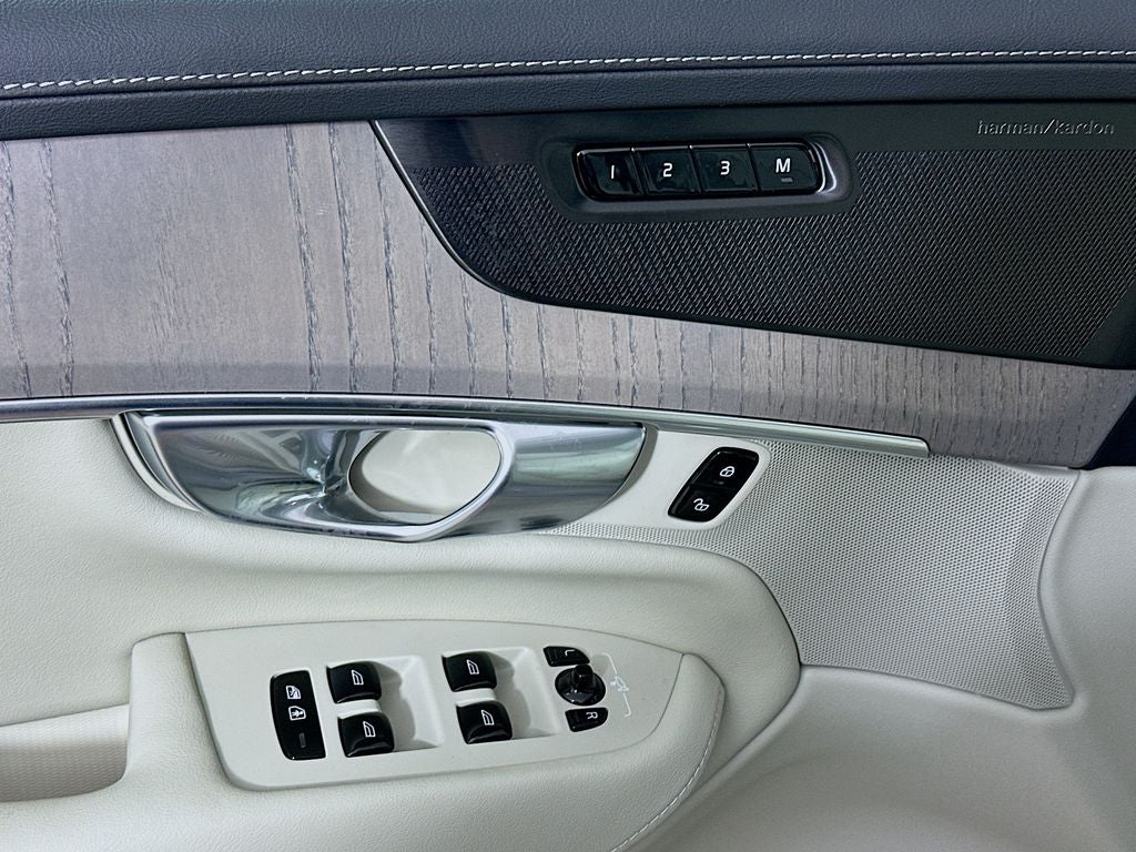 2026 Volvo XC90 B6 Ultra