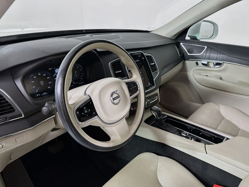 2020 Volvo XC90 T5 Momentum