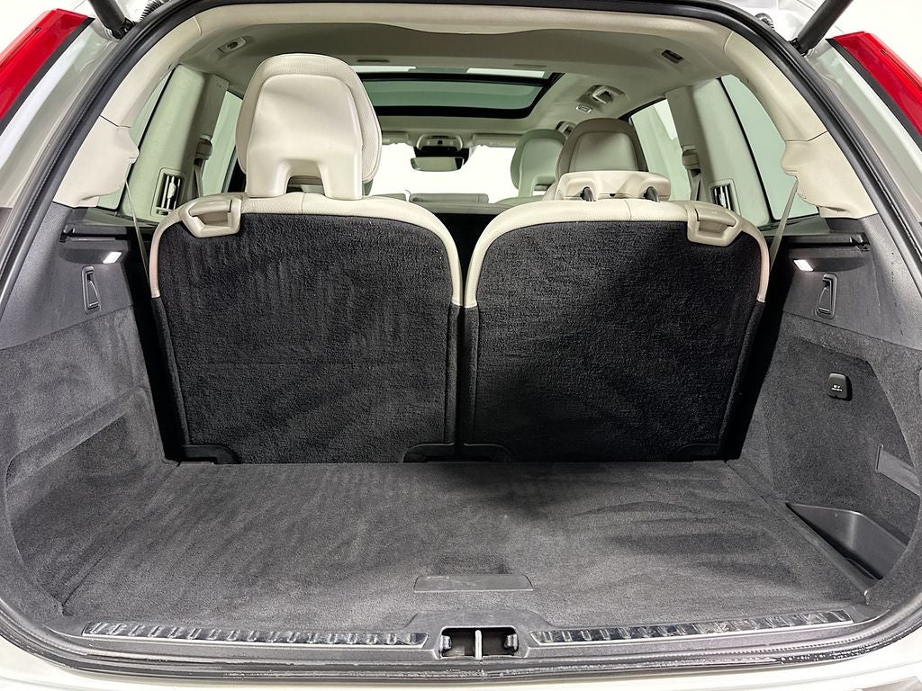 2020 Volvo XC90 T5 Momentum