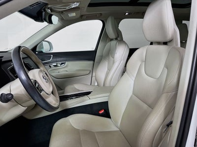 2020 Volvo XC90 T5 Momentum