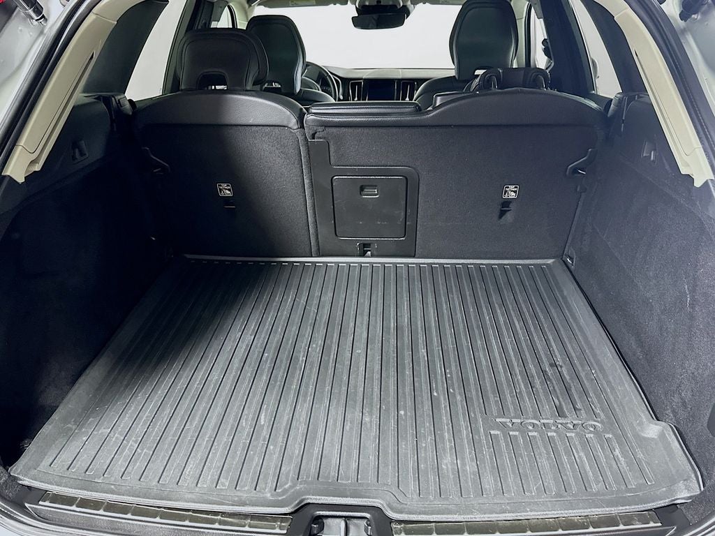 2021 Volvo XC60 T5 Momentum