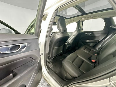 2021 Volvo XC60 T5 Momentum