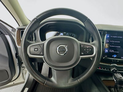2021 Volvo XC60 T5 Momentum