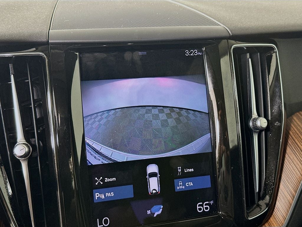 2021 Volvo XC60 T5 Momentum