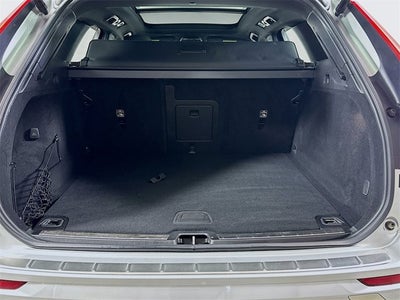 2020 Volvo XC60 R-Design