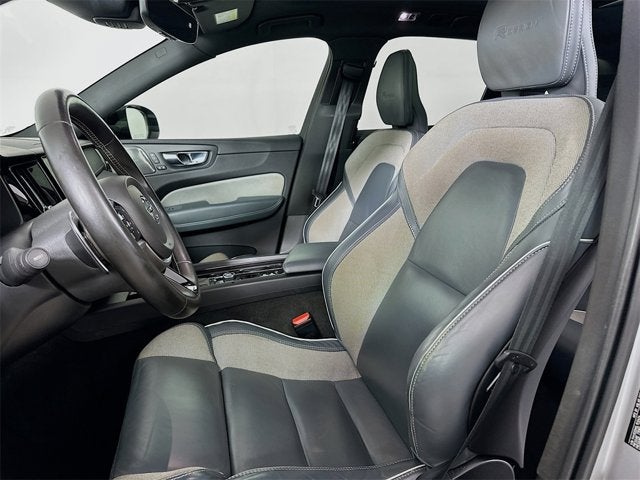 2020 Volvo XC60 R-Design