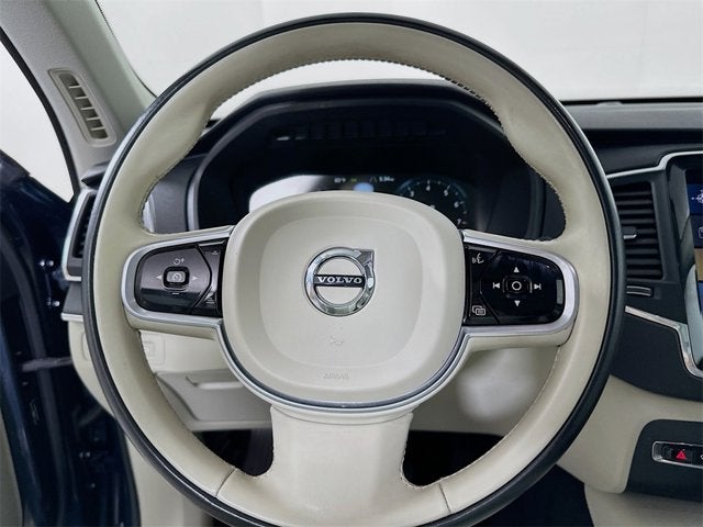 2020 Volvo XC90 Momentum
