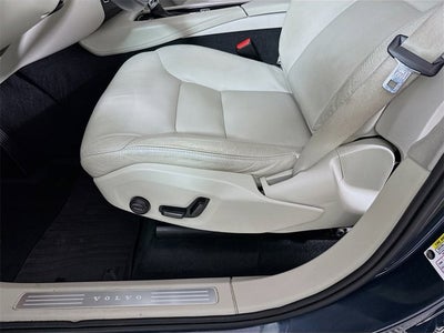 2020 Volvo XC90 Momentum