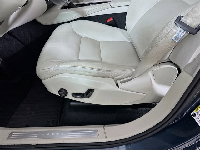 2020 Volvo XC90 Momentum